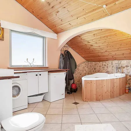 Two-bedroom Holiday In * Hals
